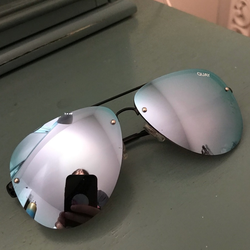 QUAY BLUE MUSE SUNGLASSES - Picture 2 of 7